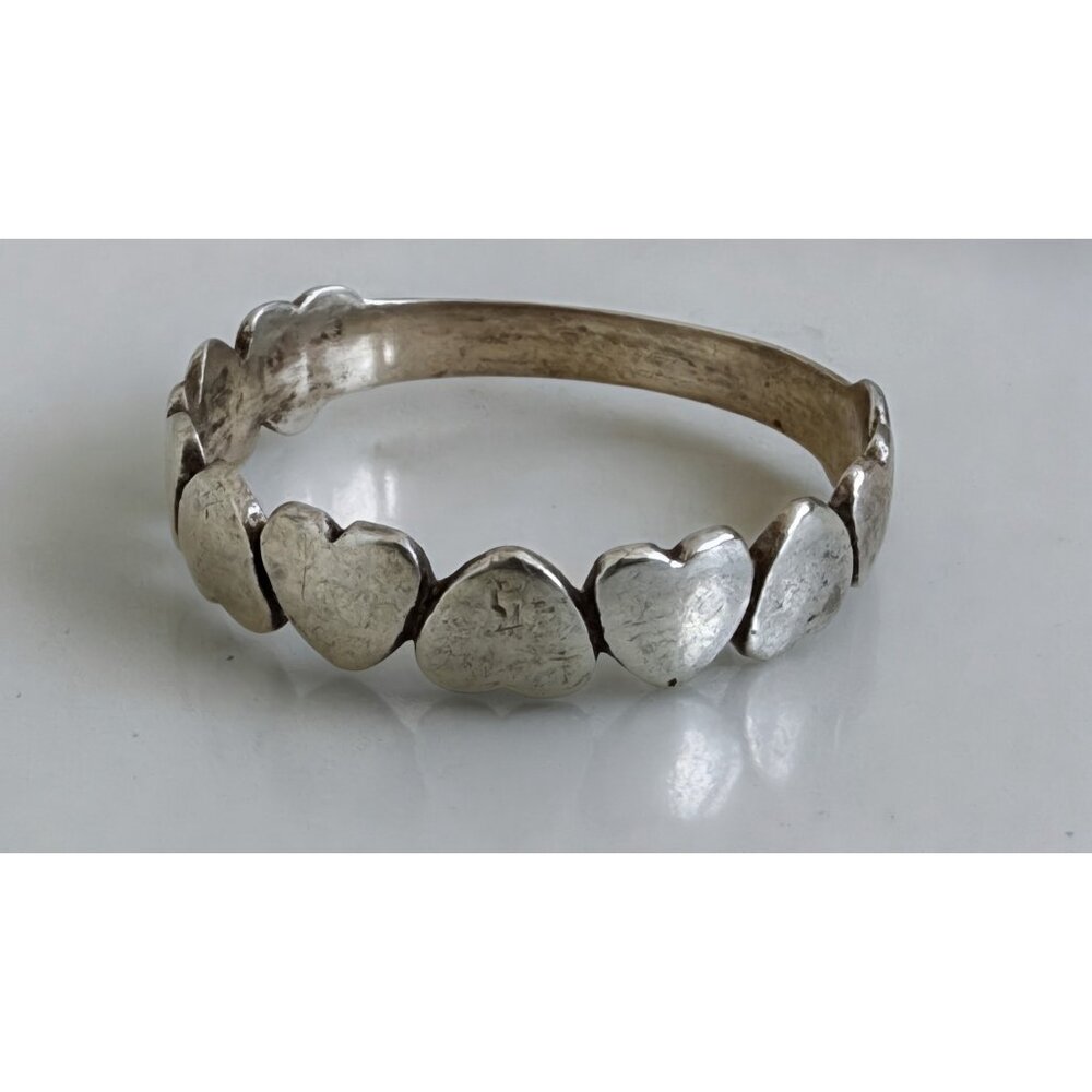 Vintage 90s Hearts Band Ring Dainty 925 Sterlling Silver Size 8 3/4 - Picture 9 of 10